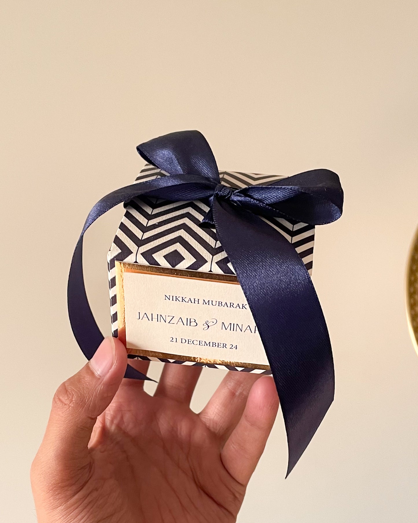 Ribbon Bow Bid Box D005