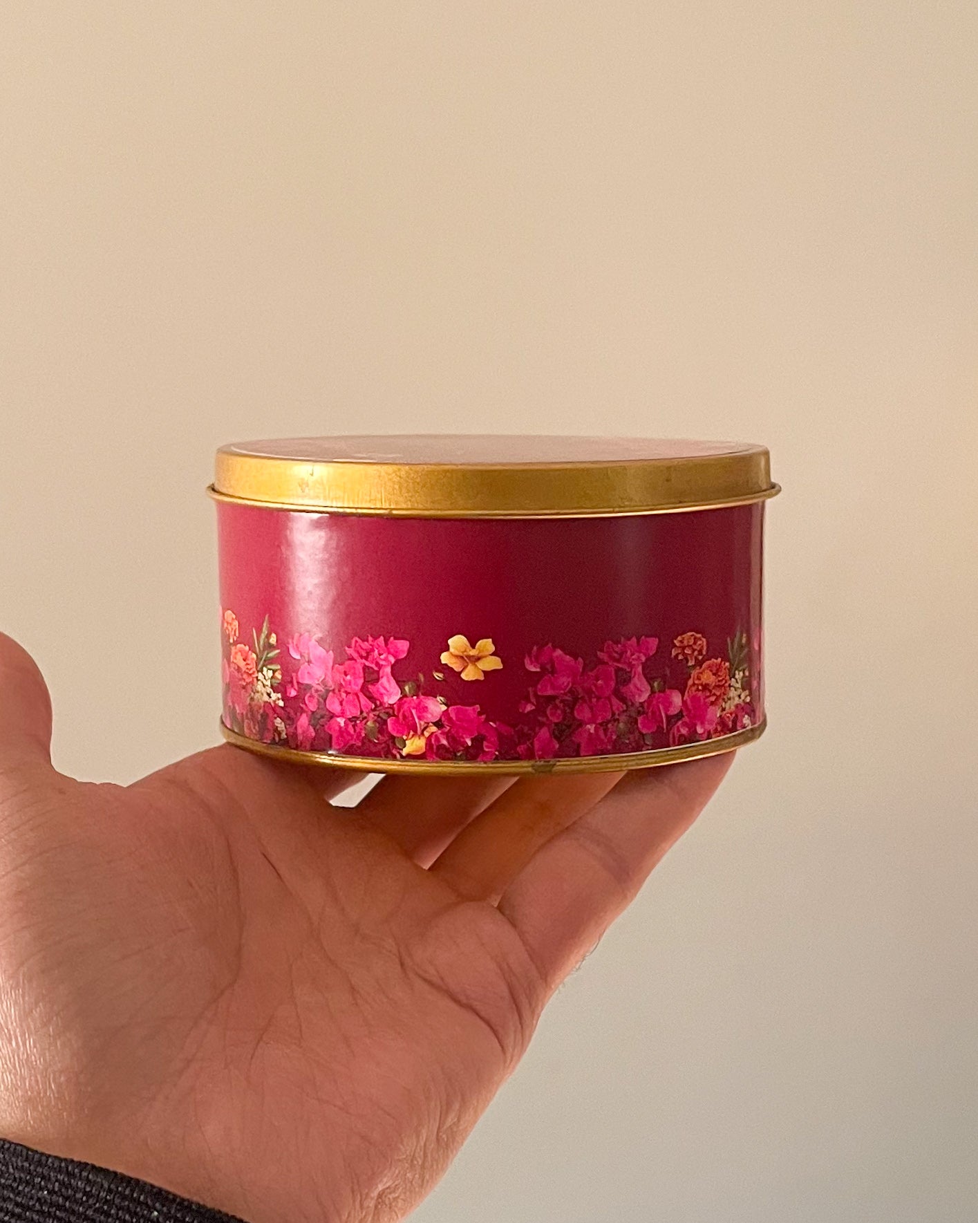 4 inch Round Tin Bid Box D007