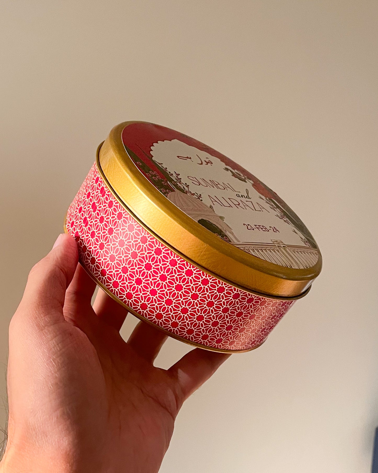 5.5 inch Round Tin Box DT011