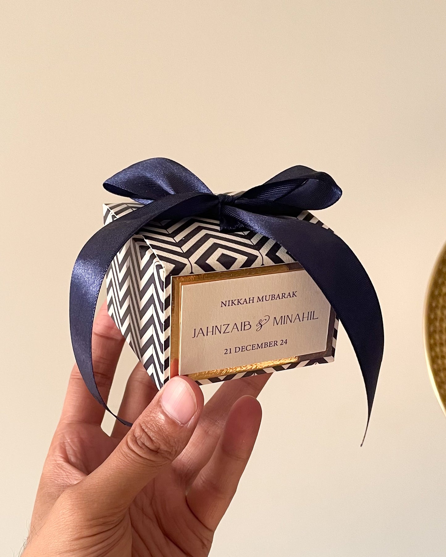 Ribbon Bow Bid Box D005