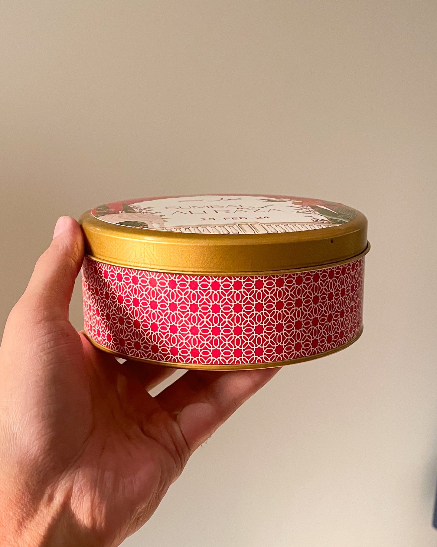 5.5 inch Round Tin Box DT011