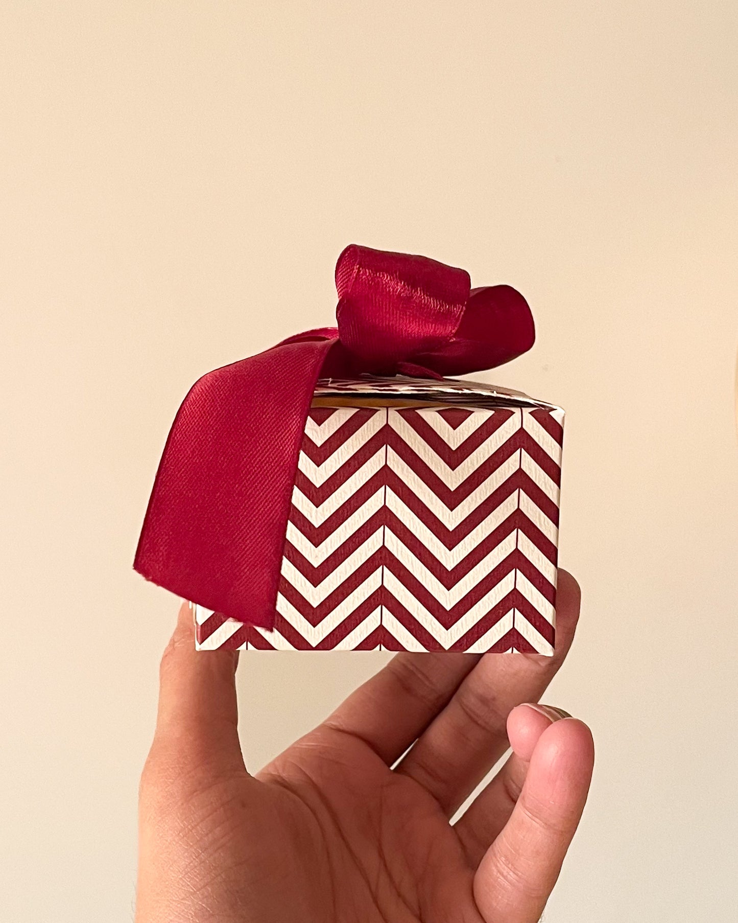 Ribbon Bow Box D002