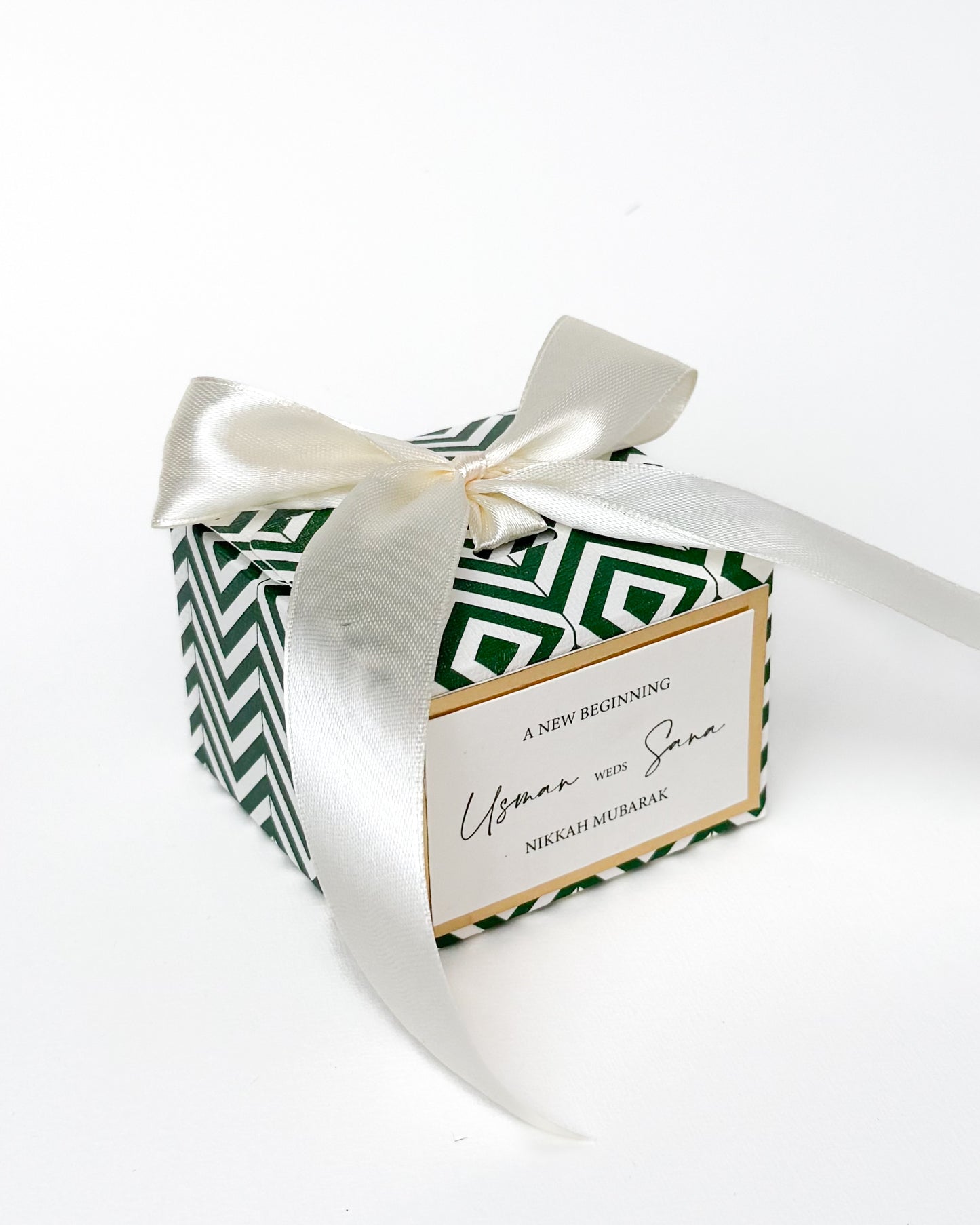 Ribbon Bow Box D004